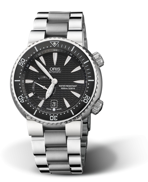 Oris 01 643 7637 7454-07 8 24 70PEB : Divers Titan C Small Second - Date 44 Stainless Steel / Black / Bracelet