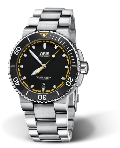 Oris 01 733 7653 4127-07 8 26 01PEB : Aquis Date 43 Stainless Steel / Black - Yellow / Bracelet