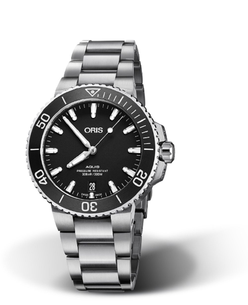 Oris 01 733 7732 4124-07 8 21 05EB : Aquis Date 39.5 Stainless Steel / Black / Bracelet