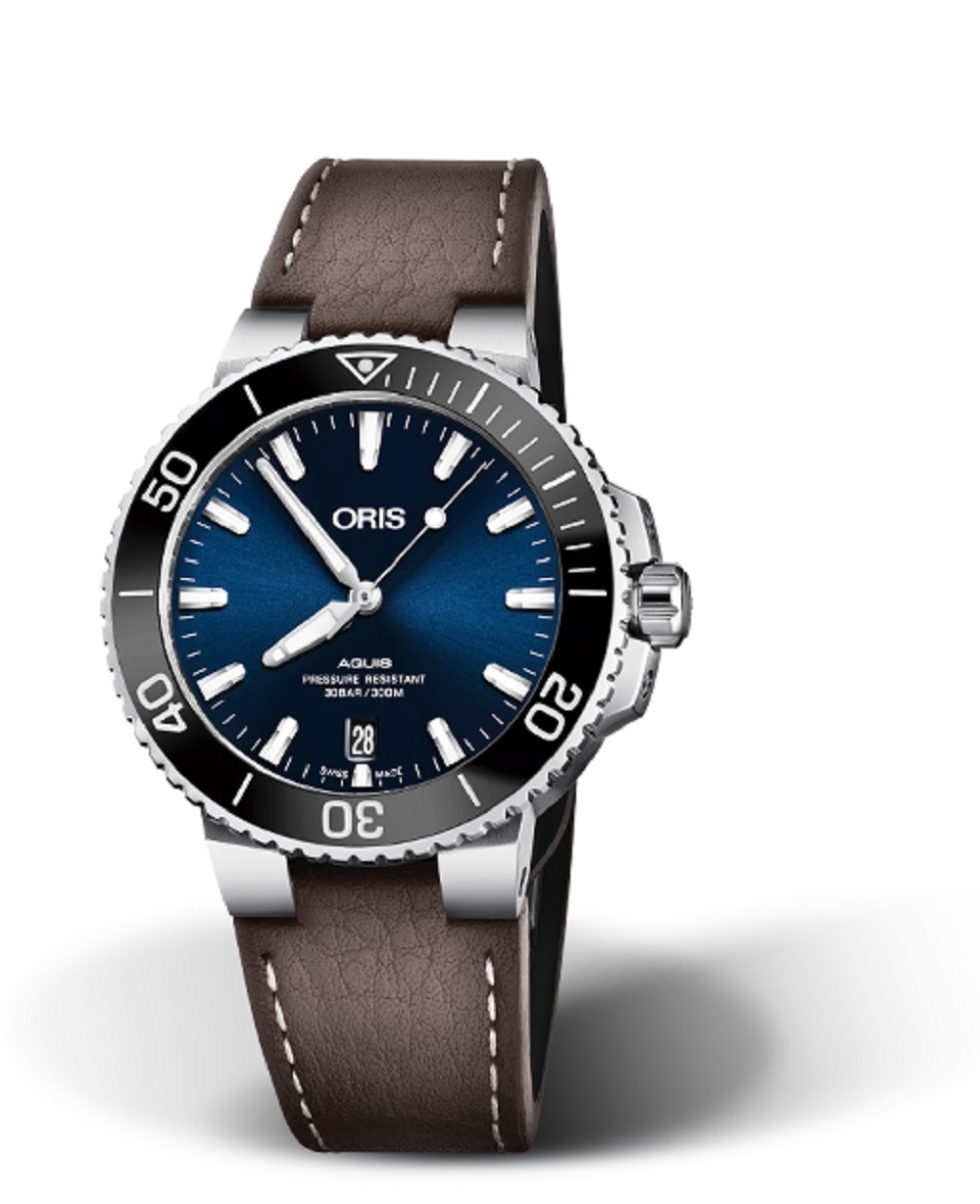 Oris 01 733 7732 4135-07 5 21 10FC : Aquis Date 39.5 Stainless Steel / Blue / Calf