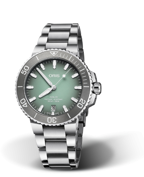 Oris 01 733 7732 4137-07 8 21 05PEB : Aquis Date 39.5 Stainless Steel / Green / Bracelet