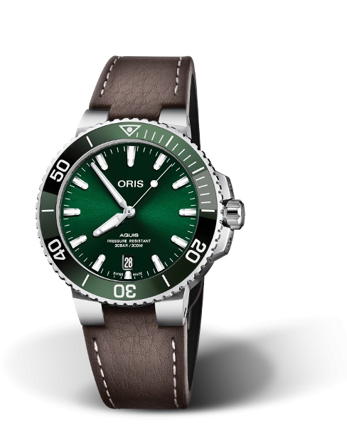 Oris 01 733 7732 4157-07 5 21 10FC : Aquis Date 39.5 Stainless Steel / Green / Calf