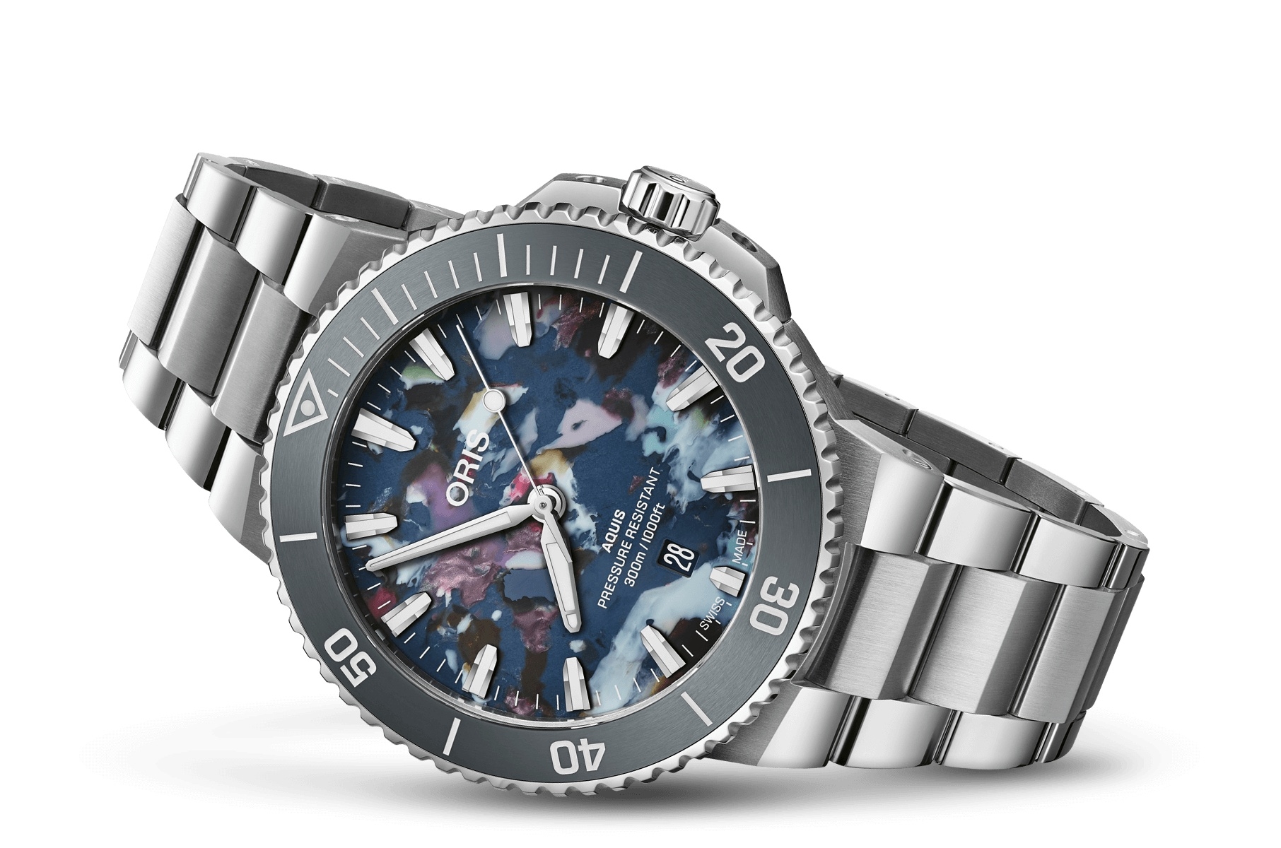 Oris 01 733 7789 4150-07 8 23 04PEB : Aquis Date 43.5 Stainless Steel / Upcycle