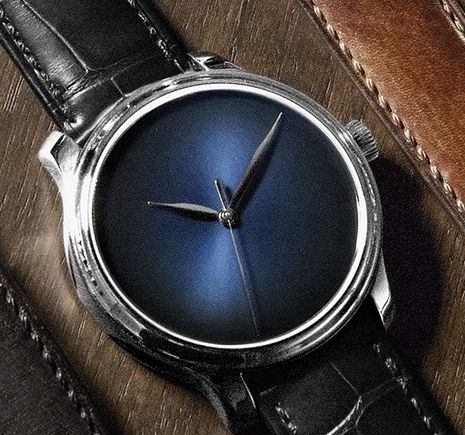 H. Moser & Cie 1343-0207 : Endeavour Centre Seconds Concept, White Gold, Midnight Blue Fumé Dial