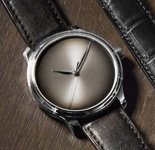 H. Moser & Cie 1343-0208 : Endeavour Centre Seconds Concept, White Gold, Fumé Dial