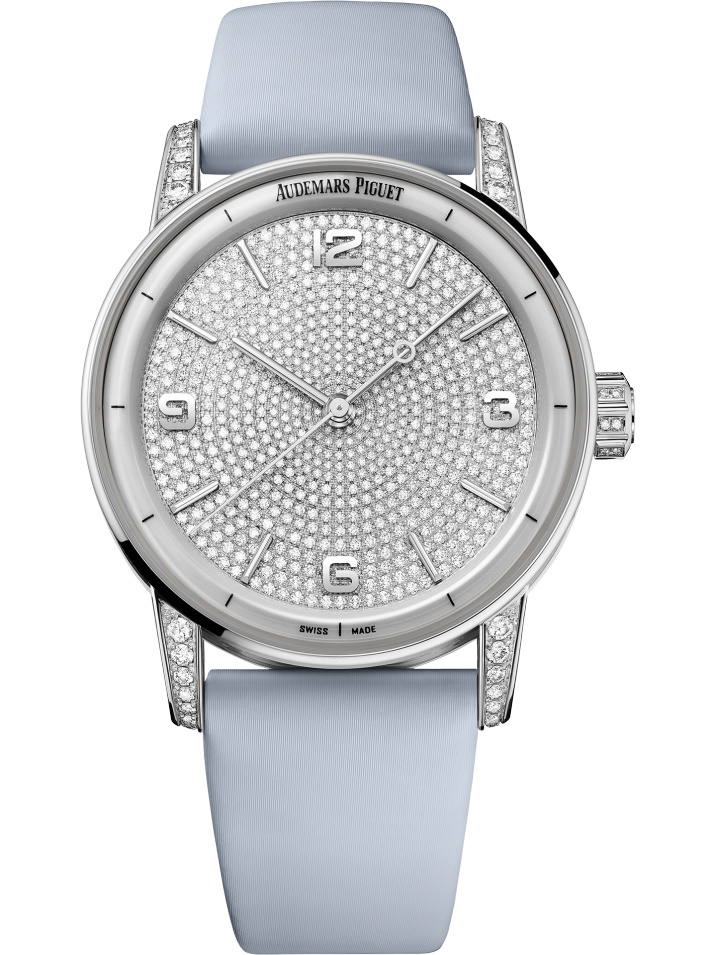 Audemars Piguet 15210BC.ZZ.D013VE.01 : CODE 11.59 Automatic White Gold / Diamond