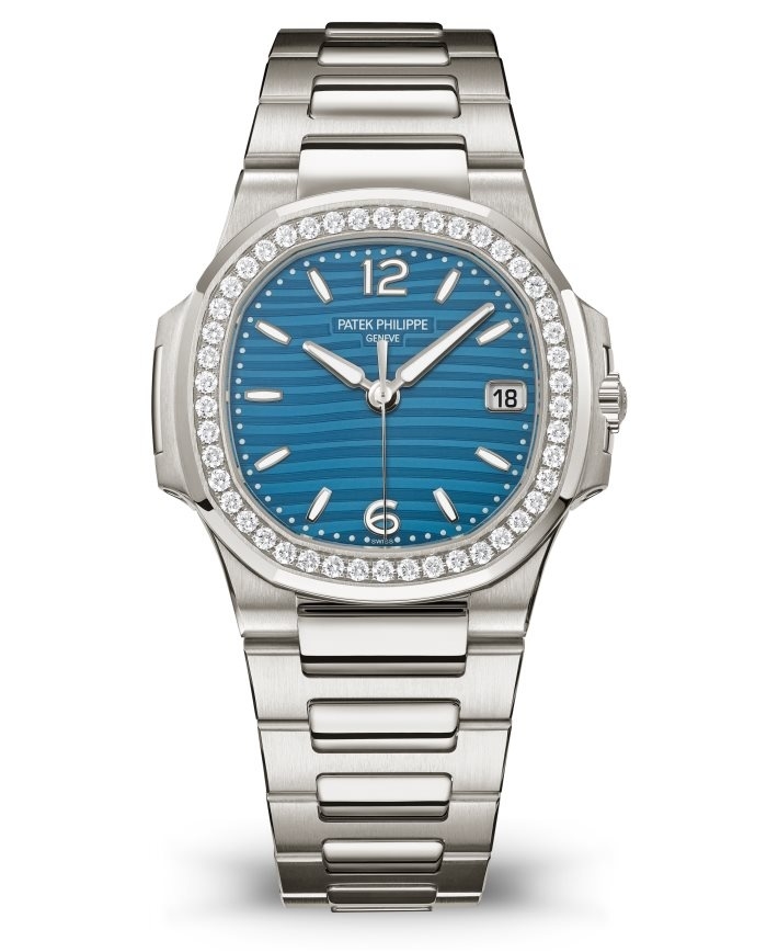 Patek Philippe 7010/1G-013 : Nautilus 7010 White Gold / Azure Blue
