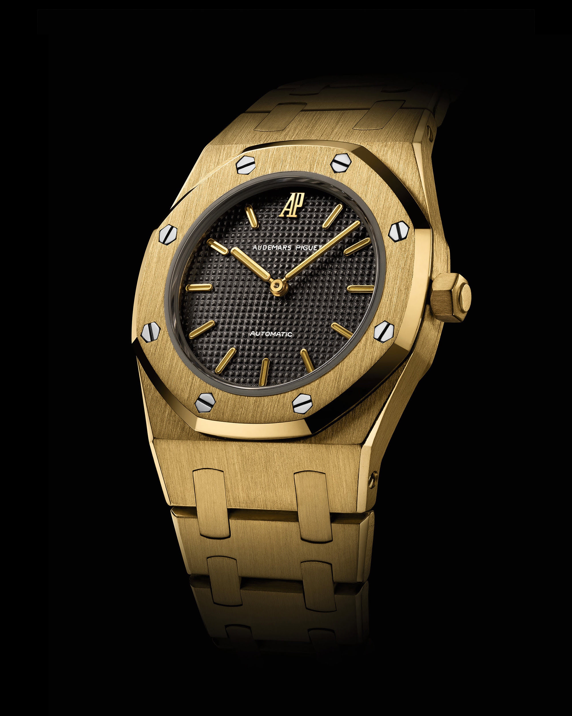 Audemars Piguet 8638.BA.O.0424.BA.01 : Royal Oak Automatic 29 Hour - MInute Yellow Gold / Black