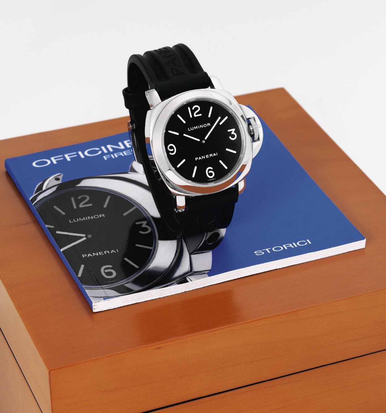 Panerai PAM00002 : Luminor Base