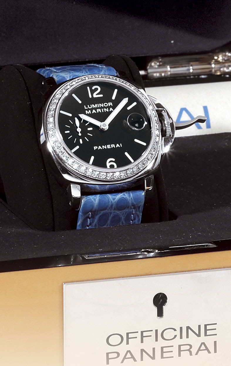 Panerai PAM00071 : Luminor Marina Automatic Diamond Bezel