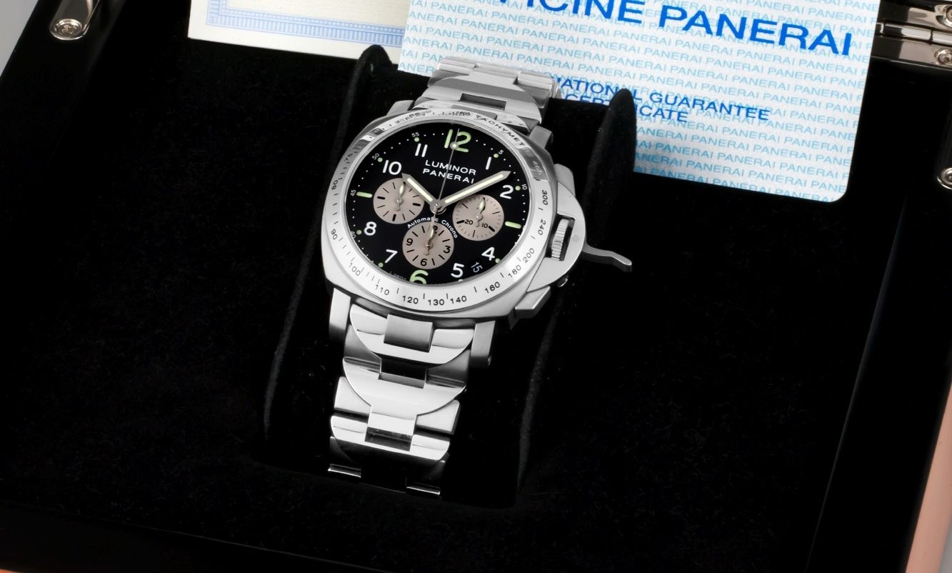 Panerai PAM00122 : Luminor Chrono Inverted Panda