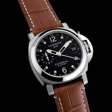 Panerai PAM00159 : Luminor GMT 40mm