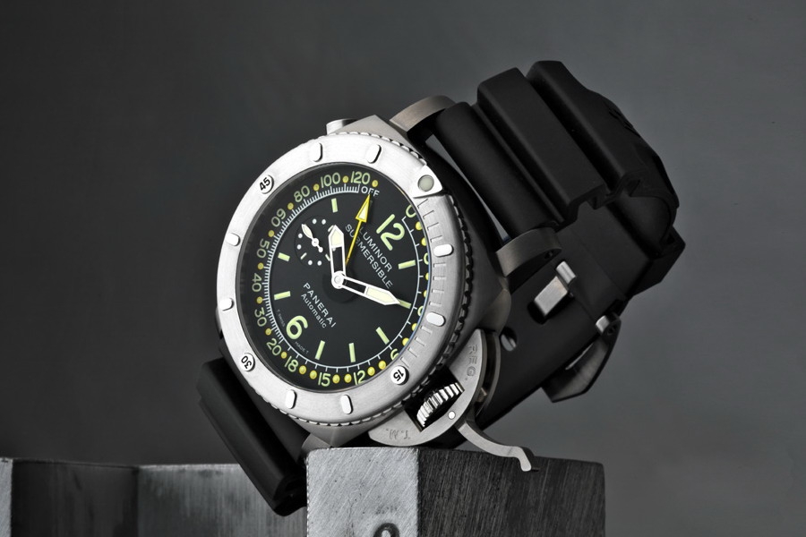 Panerai PAM00193 : Luminor Submersible 1950 Depth Guage