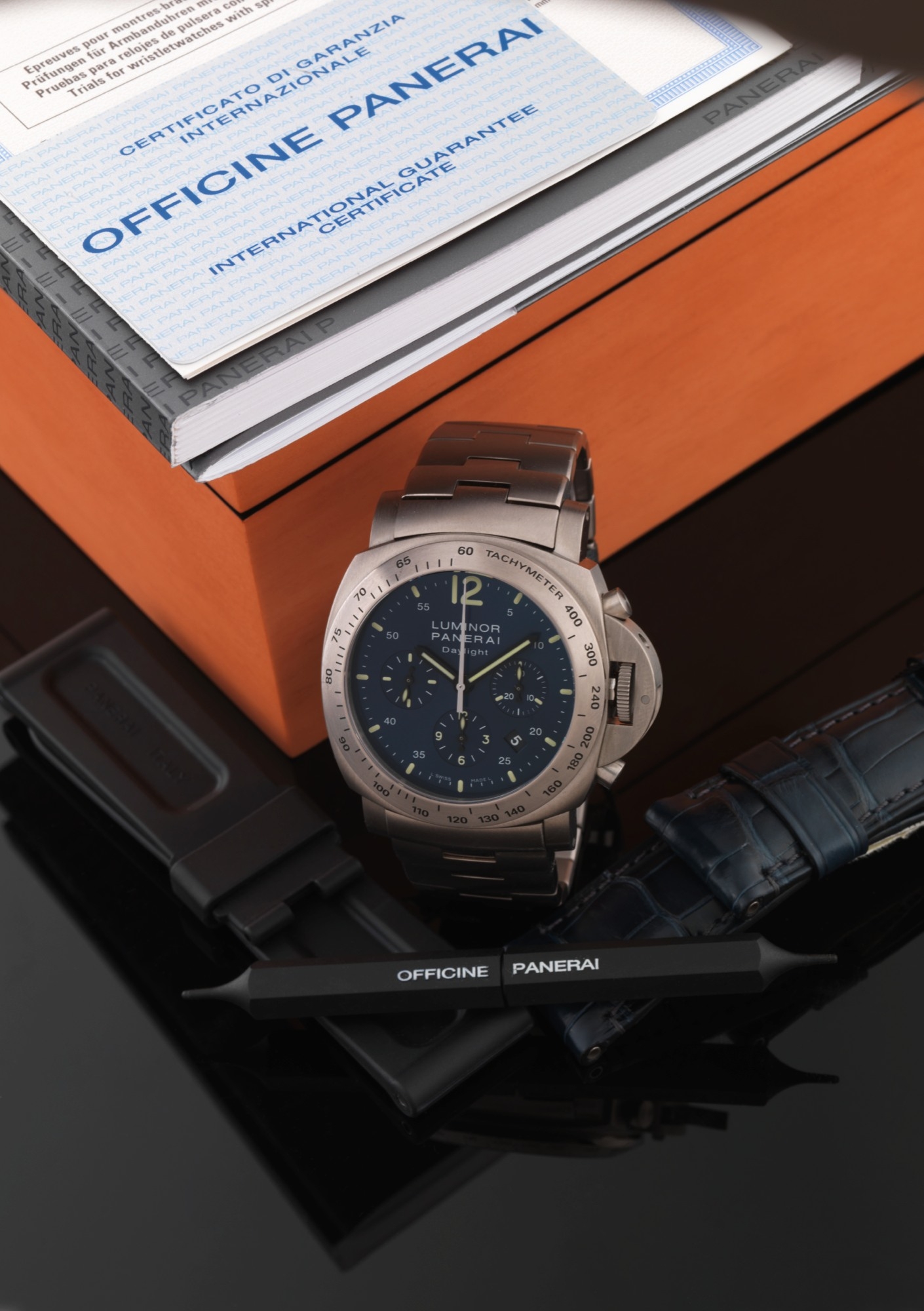 Panerai PAM00327 : Luminor Chrono Daylight Titanium Bracelet