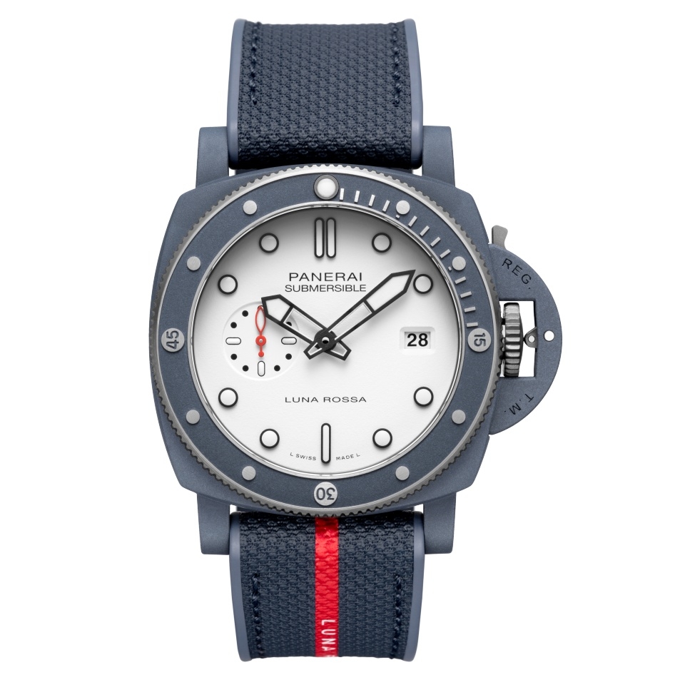 Panerai PAM01543 : Submersible QuarantaQuattro Luna Rossa Ti-Ceramitech / White
